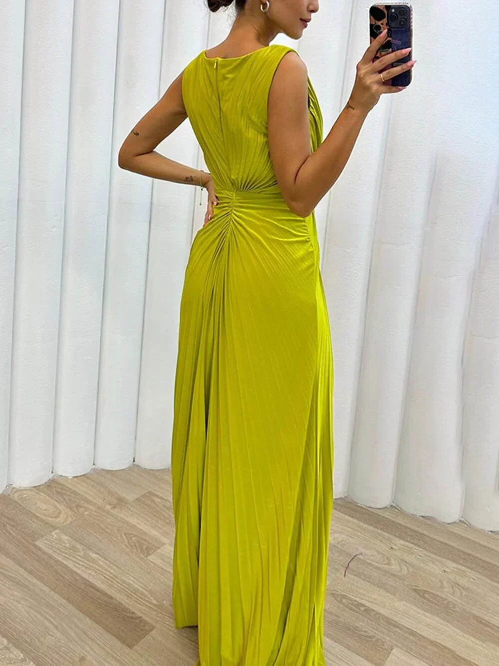 Women's Pleated Maxi Dress with a Defined Waist | Light, Breathable Fabric for Formal Evening Events | Size S-XL, 3 Colors