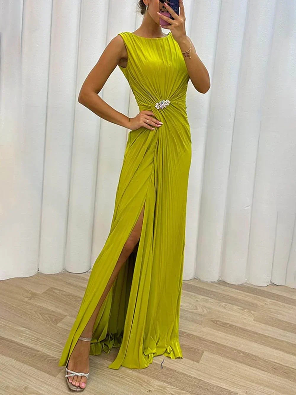Women's Pleated Maxi Dress with a Defined Waist | Light, Breathable Fabric for Formal Evening Events | Size S-XL, 3 Colors