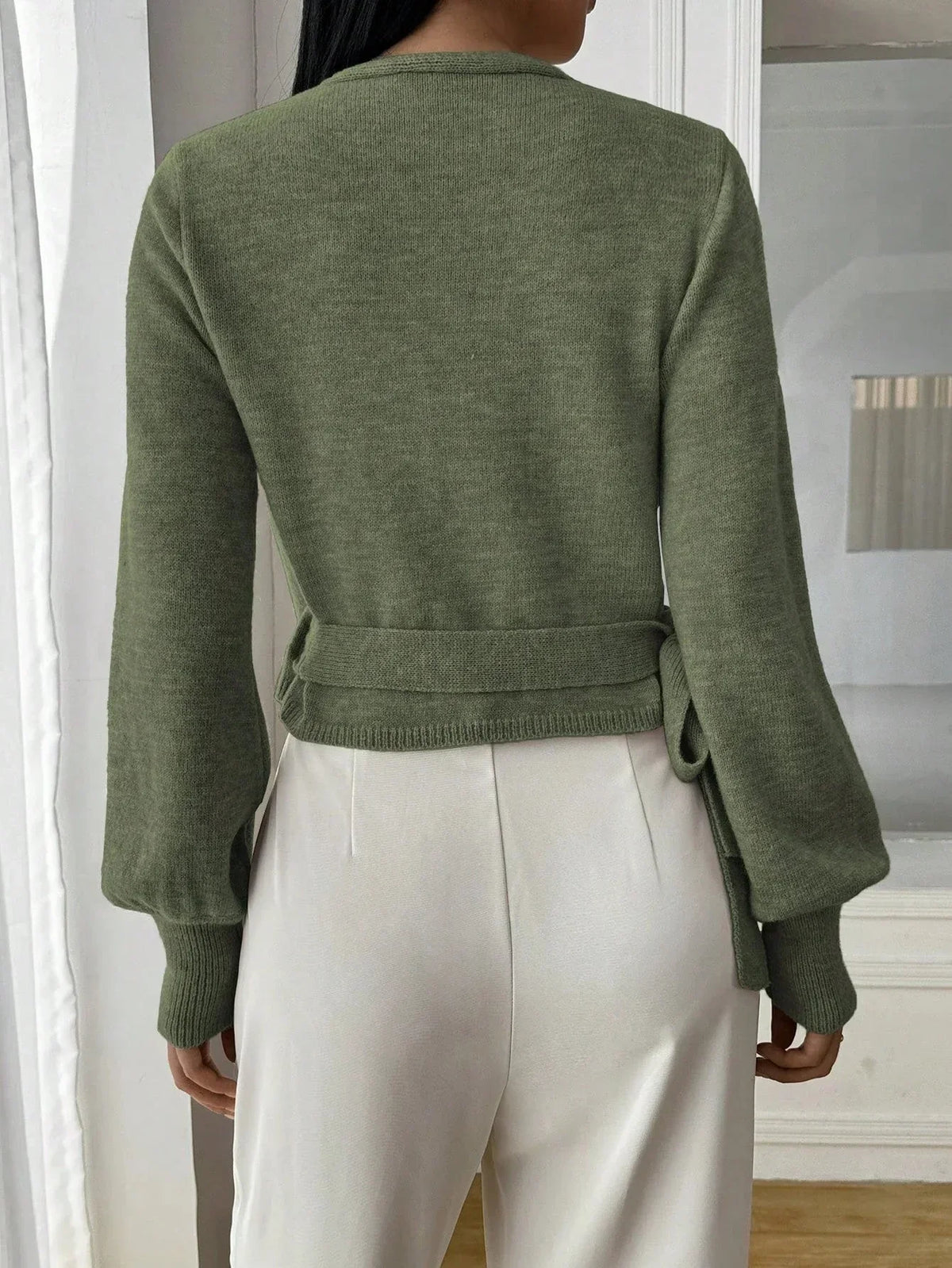 Women's Sweater with Fitted Cut and V-Neck | Ribbed Cuffs | Size S-XL | Beige, Brown, Black, Green