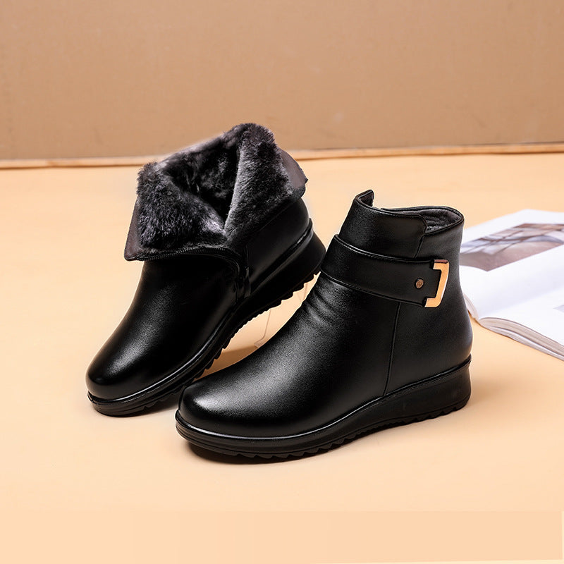 Women's Black Boots with Ankle Height and Faux Fur Trim | Lining, Zip Closure, Non-Slip Sole | For Winter | Size 5-7